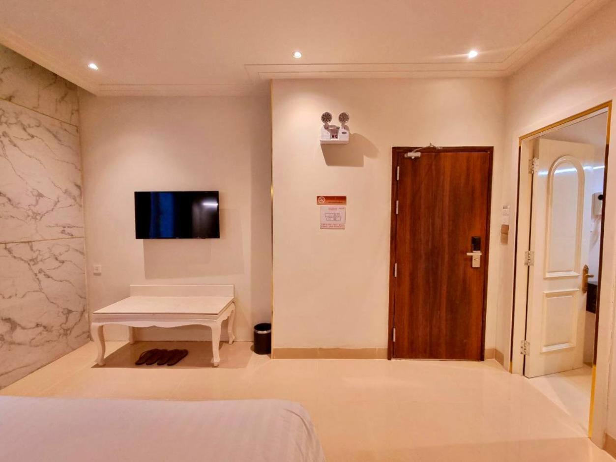 Tulip Hotel 3 Далат Экстерьер фото
